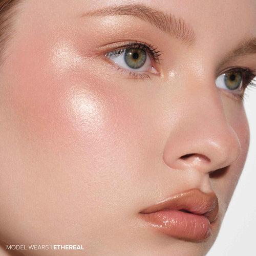 Glow Seeker Highlighter Model Alt